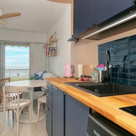 Front De - Terrasse * 포르니세