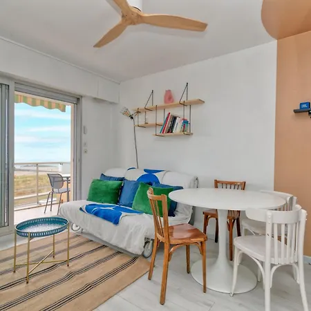 Front De - Terrasse Apartment